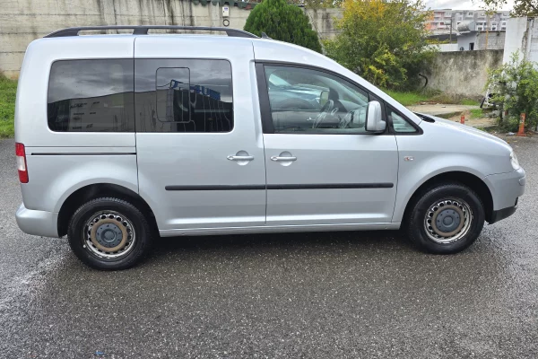 Auto in Vendita a Tirana, Volkswagen, 2007 Diesel,Kambio Manual Pagamento 4,999  Euro.