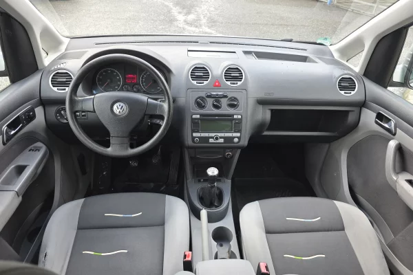 Auto in Vendita a Tirana, Volkswagen, 2007 Diesel,Kambio Manual Pagamento 4,999  Euro.