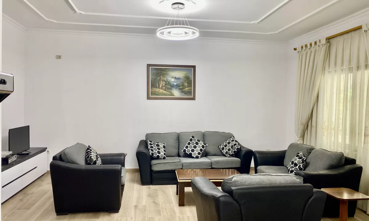 Shtepi me qera Apartament ne Tirane, 2+1, Mobilimi E mobiluar, Pagesa 45,000  Leke.