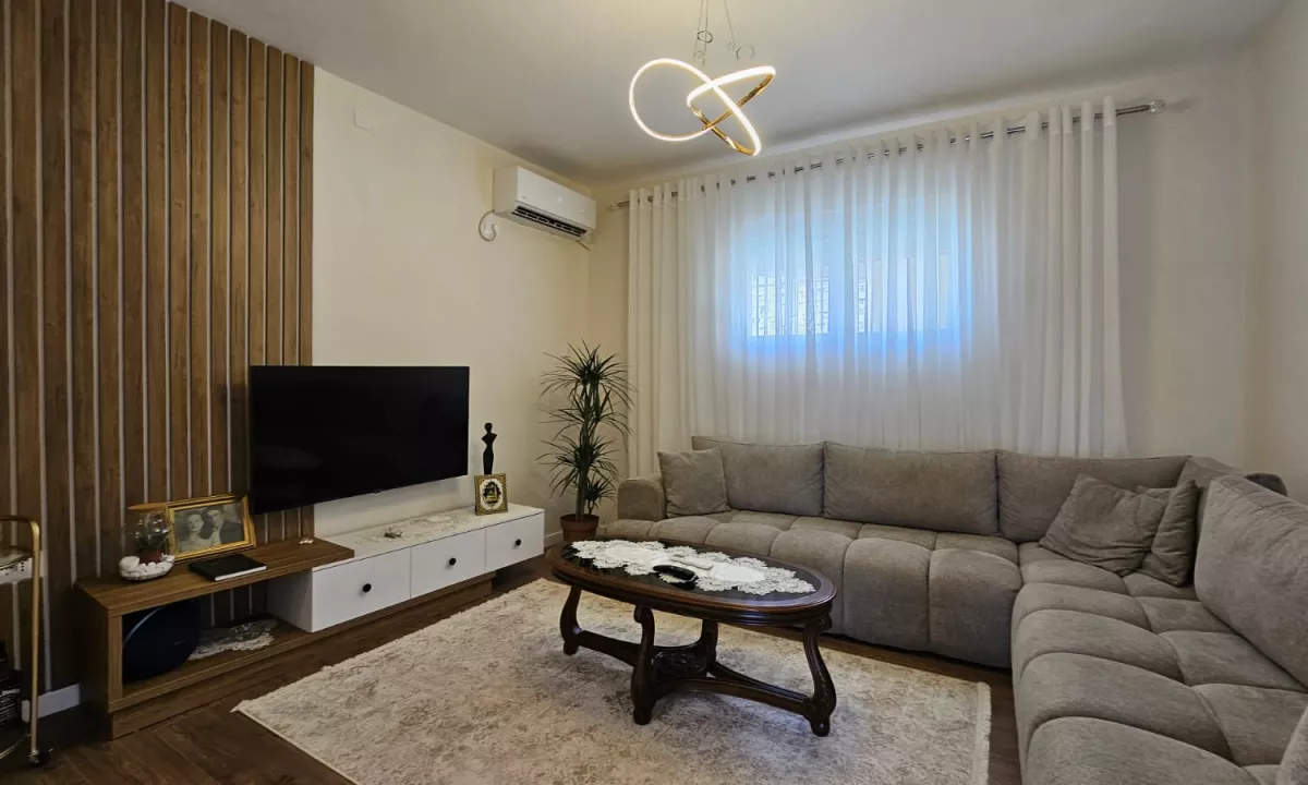 Villa di lusso in affitto a Tirana 3+1, Arredato