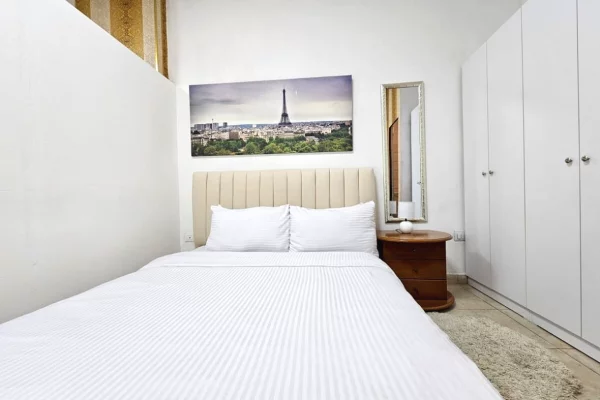 Shtepi me qera Apartament ne Tirane, Garsoniere, Mobilimi E mobiluar, Pagesa 400  Euro.