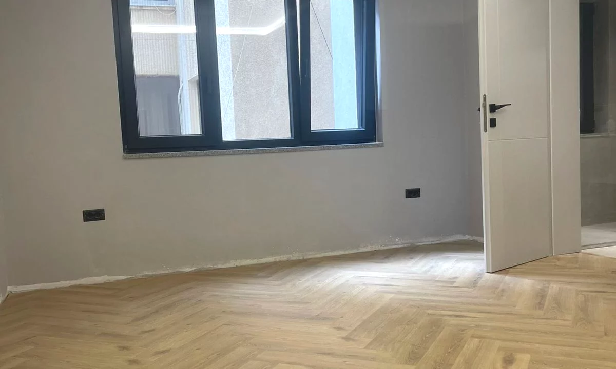 Shtepi me qera Apartament ne Tirane, 3+1, Mobilimi Bosh, pa mobiluar, Pagesa 1,250  Euro.