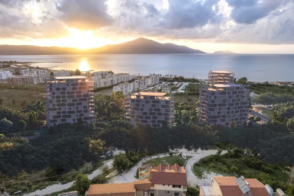 Shtepi ne shitje Apartament ne Vlore, 1+1, Mobilimi Bosh, pa mobiluar, Pagesa 175,000  Euro.