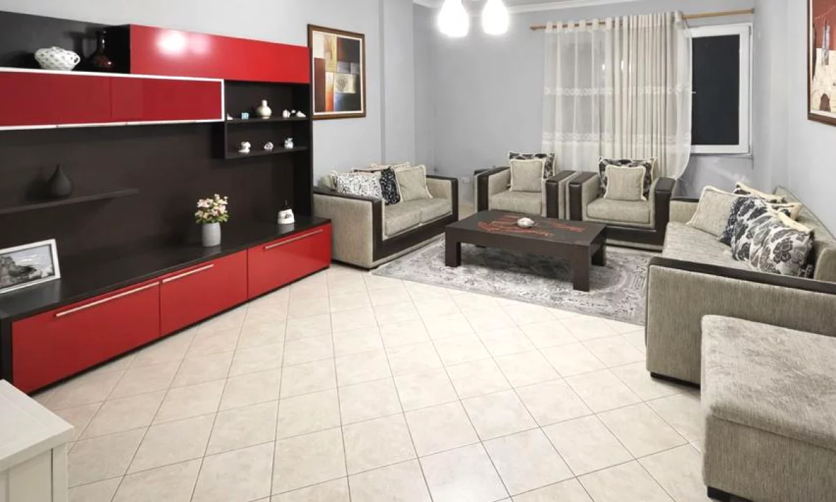 Shtepi me qera Apartament ne Tirane, 2+1, Mobilimi E mobiluar, Pagesa 500  Euro.