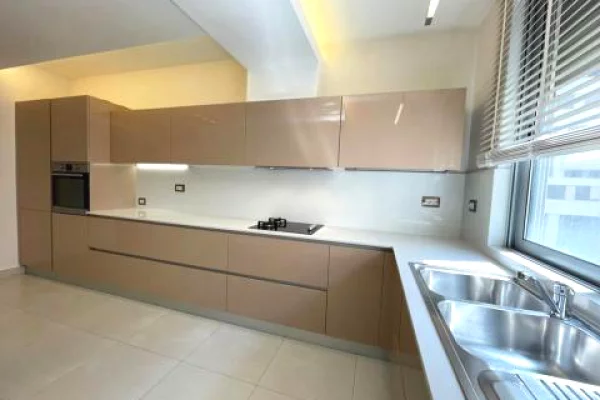 Shtepi me qera Apartament ne Tirane, 3+1, Mobilimi E mobiluar, Pagesa 1,500  Euro.