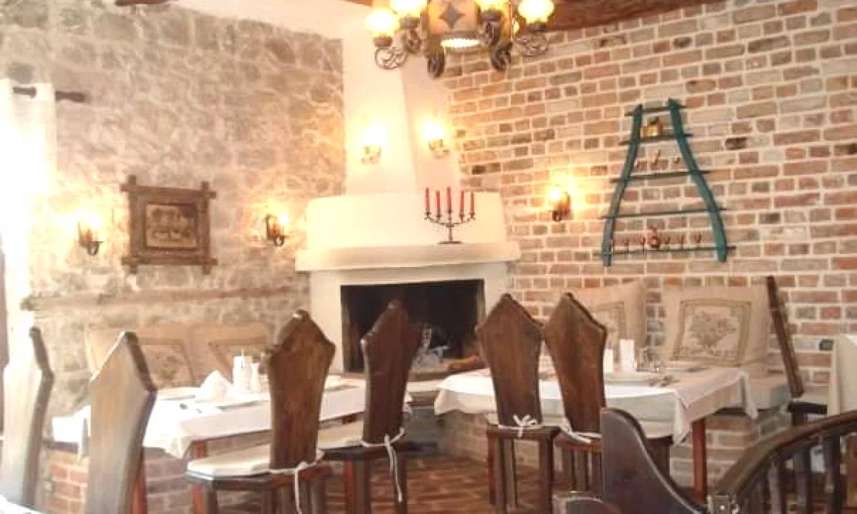 Shitet Vile ne Surrel