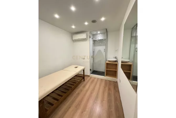 MYSLYM SHYRI, AMBIENT KOMERCIAL PER QIRA