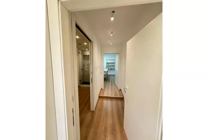 MYSLYM SHYRI, AMBIENT KOMERCIAL PER QIRA