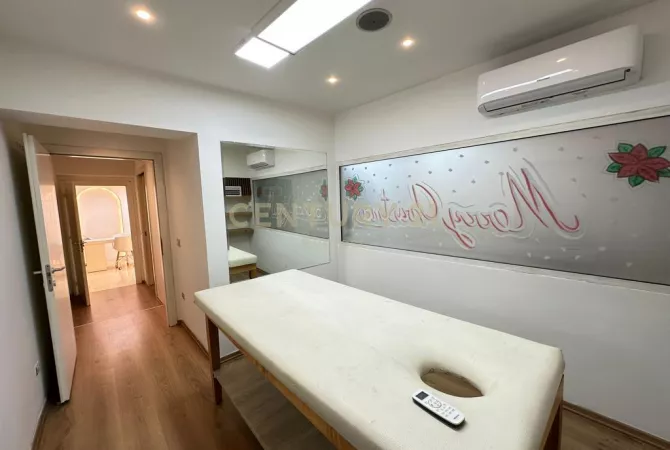 MYSLYM SHYRI, AMBIENT KOMERCIAL PER QIRA