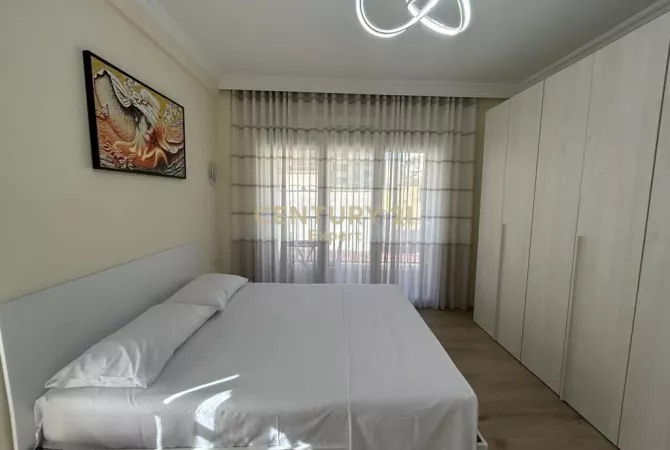Shtepi me qera Apartament ne Tirane, 2+1, Mobilimi E mobiluar, Pagesa 1,300  Euro.