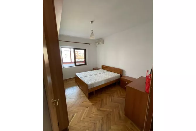 Shtepi me qera Apartament ne Tirane, 2+1, Mobilimi E mobiluar, Pagesa 550  Euro.