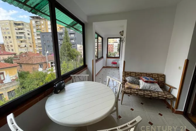 Shtepi me qera Apartament ne Tirane, 2+1, Mobilimi E mobiluar, Pagesa 550  Euro.