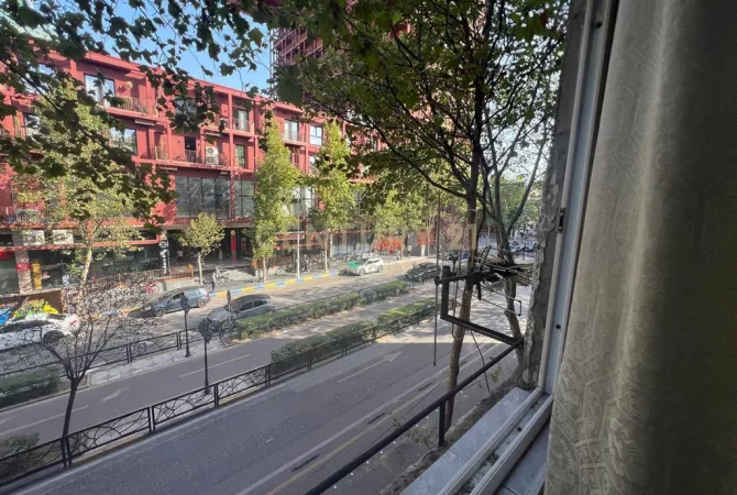 Jepet me qira apartament 1+1, Rruga e Kavajes.