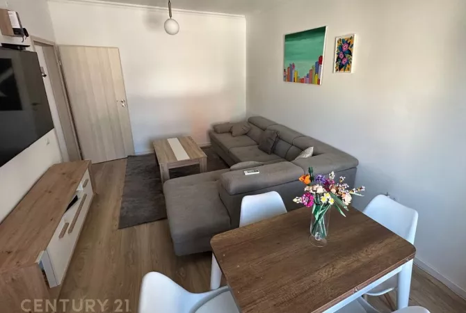 Shtepi ne shitje Apartament ne Tirane, 1+1, Mobilimi E mobiluar, Pagesa 165,000  Euro.