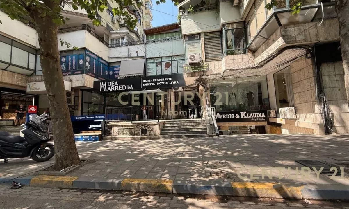 AMBIENT KOMERCIAL PER QIRA - 727 m2, TEK ISH-EKSPOZITA !