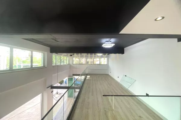 Jepet per Qira Ambient 190 m2 tek Liqeni i Thate 