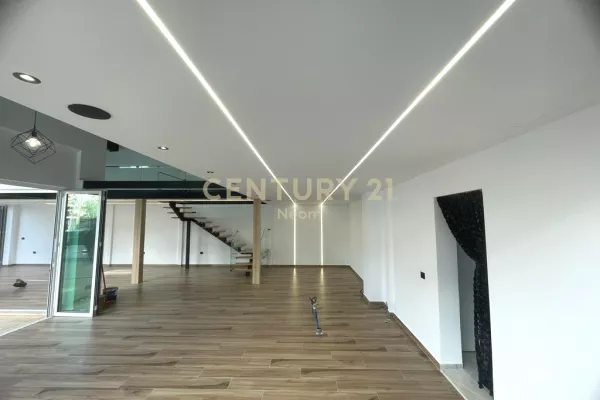 Jepet per Qira Ambient 190 m2 tek Liqeni i Thate 