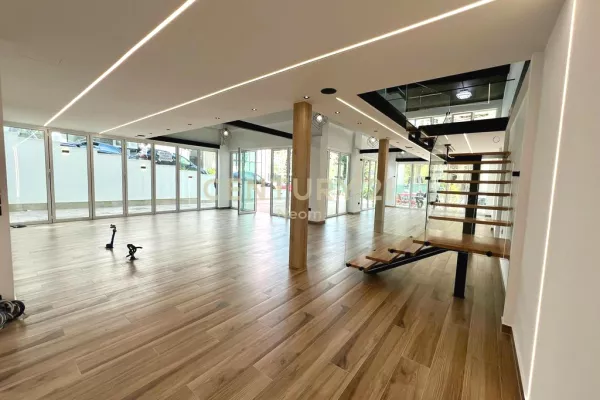 Jepet per Qira Ambient 190 m2 tek Liqeni i Thate 