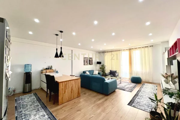 Shtepi me qera Duplex(shtepi me 2 kate) ne Tirane, 2+1, Mobilimi E mobiluar, Pagesa 1,100  Euro.