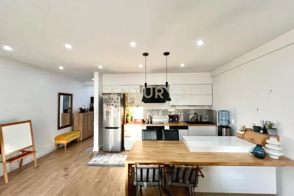 Shtepi me qera Duplex(shtepi me 2 kate) ne Tirane, 2+1, Mobilimi E mobiluar, Pagesa 1,100  Euro.