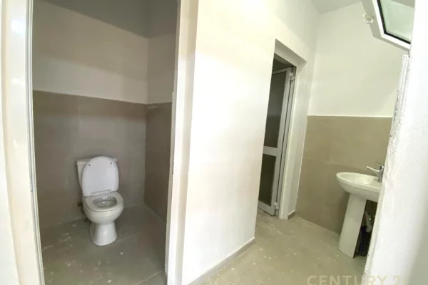 JEPET PER QIRA 1900 M2 KAPANON BUZE AUTOSTRADES TR-DR