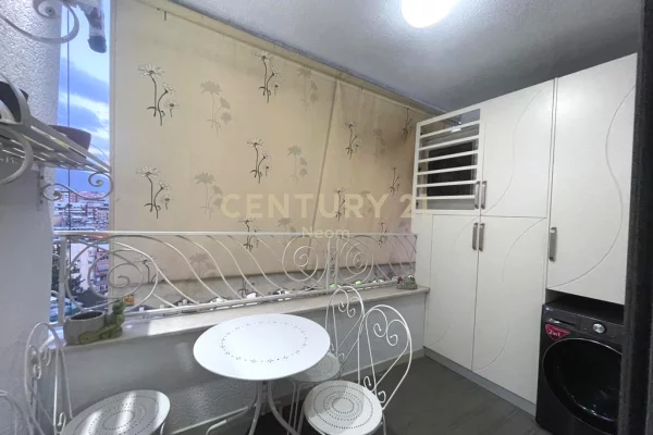 Shtepi me qera Apartament ne Tirane, 2+1, Mobilimi E mobiluar, Pagesa 1,200  Euro.