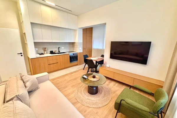 Shtepi me qera Apartament ne Tirane, 1+1, Mobilimi E mobiluar, Pagesa 700  Euro.