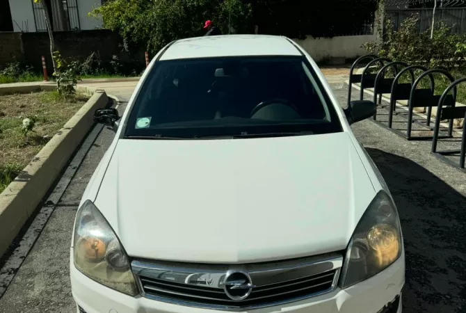 Auto in Vendita a Tirana - 4,100 Euro