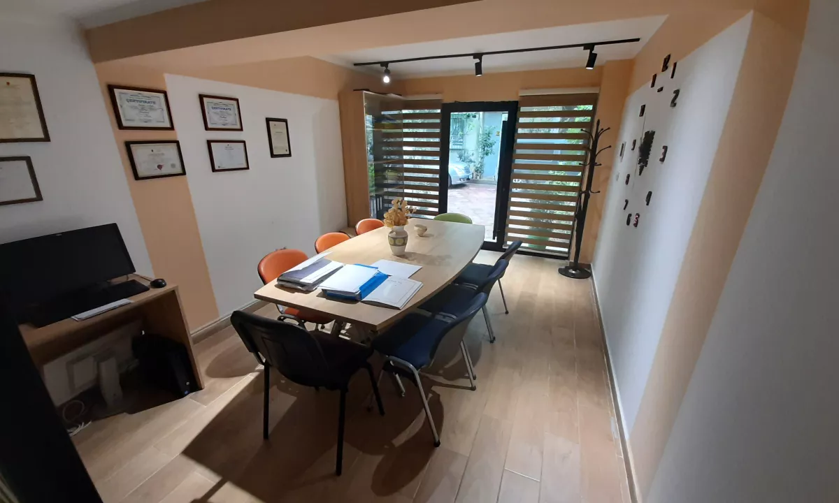 !! Okazion !! shitet ambienti "zyre sherbimesh "