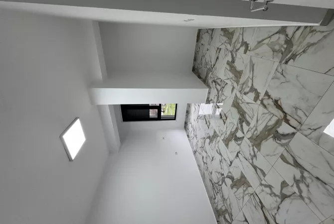 Business Property for Rent 3+1 in Tirana - 58,000 Leke