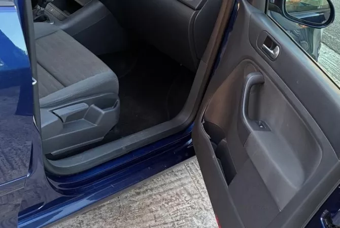 Auto in Vendita a Koriza, Volkswagen, 2007 Diesel,Kambio Automatik Pagamento 5,500  Euro.