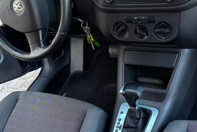 Auto in Vendita a Koriza - 5,500 Euro