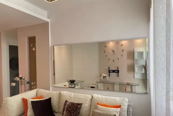 Shitet Shtepi Private Tek Oxhaku Prane Shkolles se Bashkuar