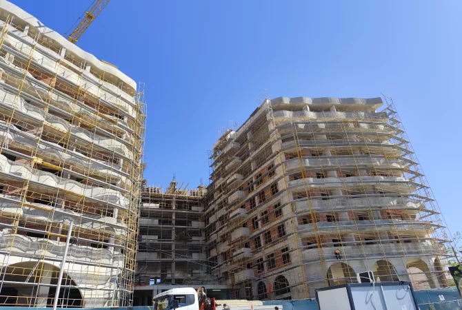 Shtepi ne shitje Apartament ne Tirane, 2+1, Mobilimi Bosh, pa mobiluar, Pagesa 119,240  Euro.