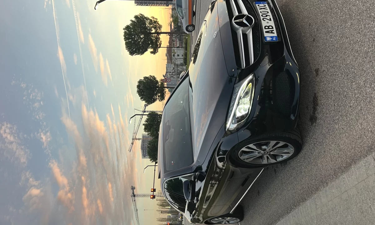 Auto in Vendita a Tirana, Mercedes-Benz, 2017 Diesel,Kambio Automatik Pagamento 14,000  Euro.