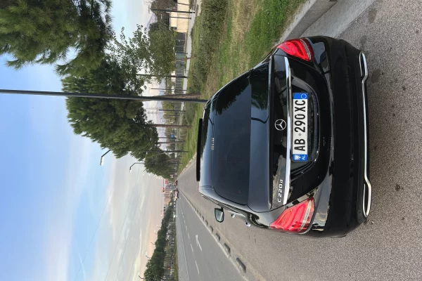 Auto in Vendita a Tirana, Mercedes-Benz, 2017 Diesel,Kambio Automatik Pagamento 14,000  Euro.