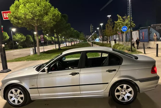 Auto in Vendita a Tirana - 2,000 Euro