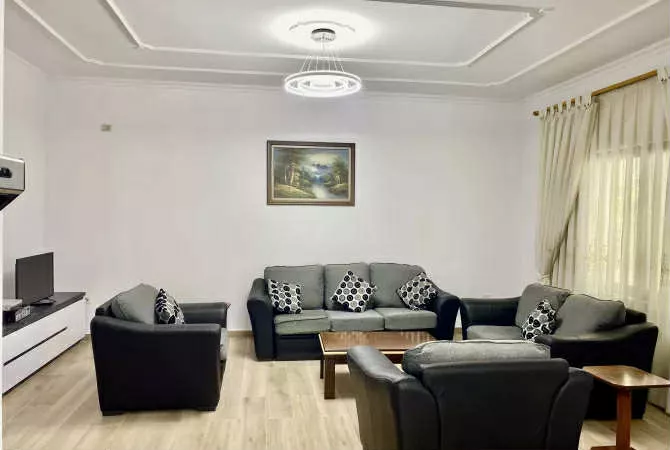 Shtepi me qera Apartament ne Tirane, 2+1, Mobilimi E mobiluar, Pagesa 45,000  Leke.