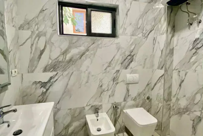 Shtepi me qera Apartament ne Tirane, 2+1, Mobilimi E mobiluar, Pagesa 45,000  Leke.