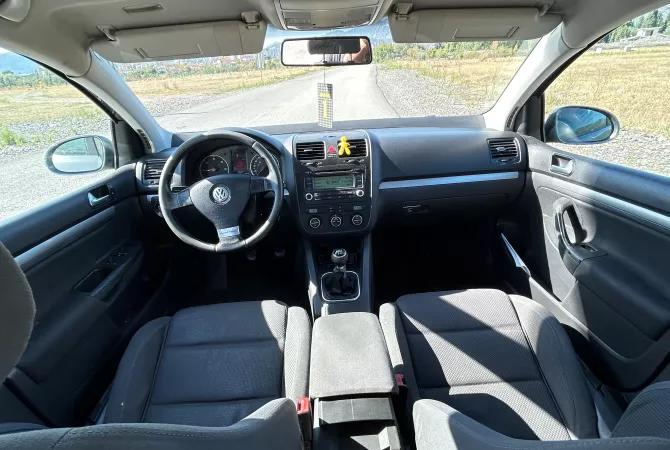 Auto in Vendita a Elbasan, Volkswagen, 2007 Diesel,Kambio Manual Pagamento 3,599  Euro.