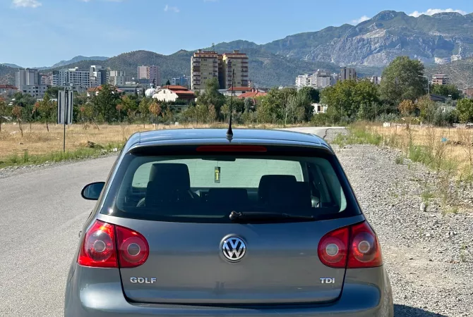Auto in Vendita a Elbasan, Volkswagen, 2007 Diesel,Kambio Manual Pagamento 3,599  Euro.