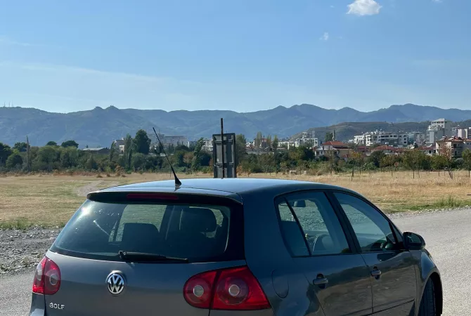 Auto in Vendita a Elbasan, Volkswagen, 2007 Diesel,Kambio Manual Pagamento 3,599  Euro.