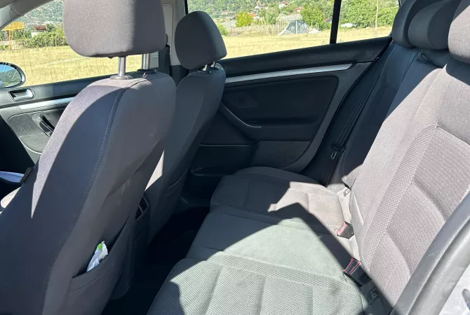 Auto in Vendita a Elbasan, Volkswagen, 2007 Diesel,Kambio Manual Pagamento 3,599  Euro.