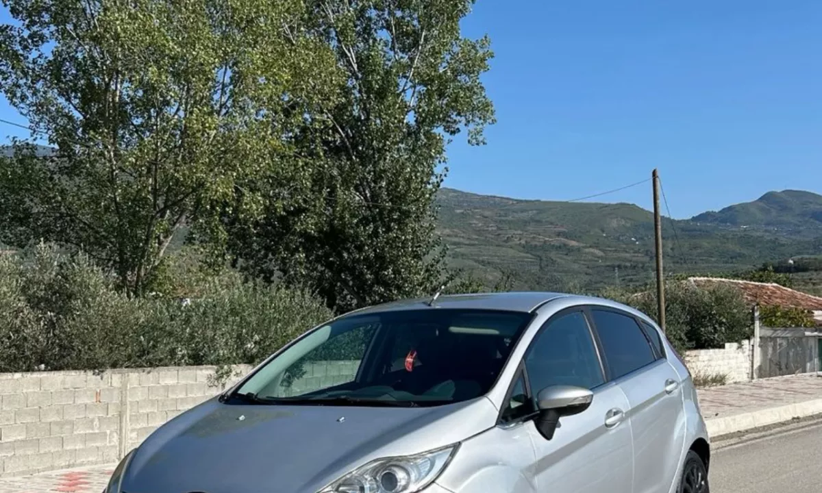 Auto in Vendita a Elbasan, Ford, 2010 Diesel,Kambio Manual Pagamento 3,599  Euro.