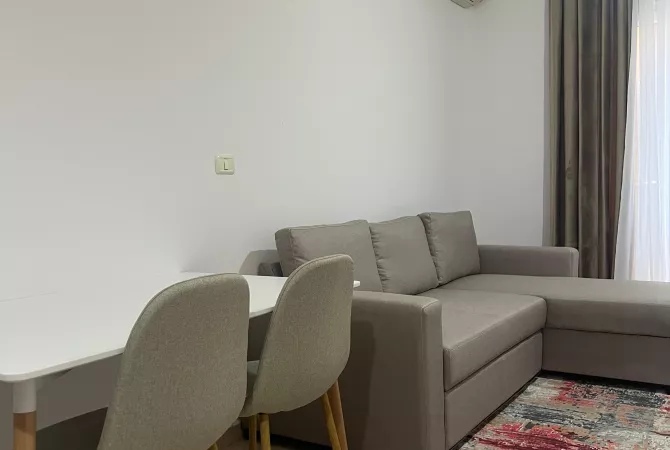 Shtepi me qera Apartament ne Tirane, 1+1, Mobilimi E mobiluar, Pagesa 700  Euro.