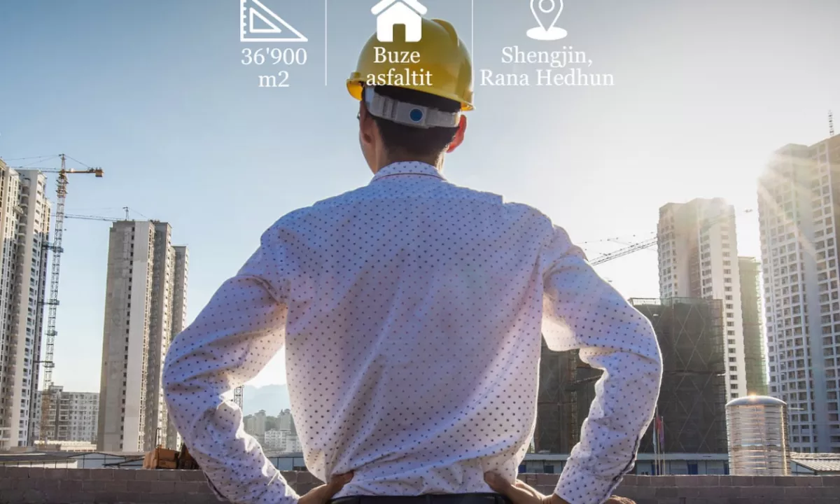 Jepet 36,900 m2 buze rruges se re te Shengjin Velipoje me akses direkt - per ndertim