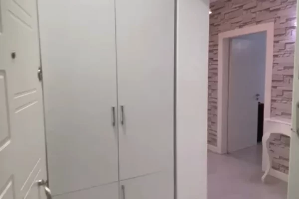 Shtepi me qera Apartament ne Tirane, 1+1, Mobilimi E mobiluar, Pagesa 500  Euro.