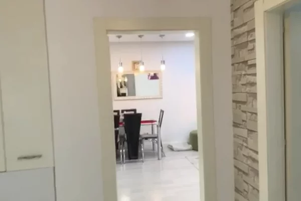 Shtepi me qera Apartament ne Tirane, 1+1, Mobilimi E mobiluar, Pagesa 500  Euro.