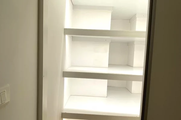 Shtepi me qera Apartament ne Tirane, 2+1, Mobilimi E mobiluar, Pagesa 2,500  Euro.