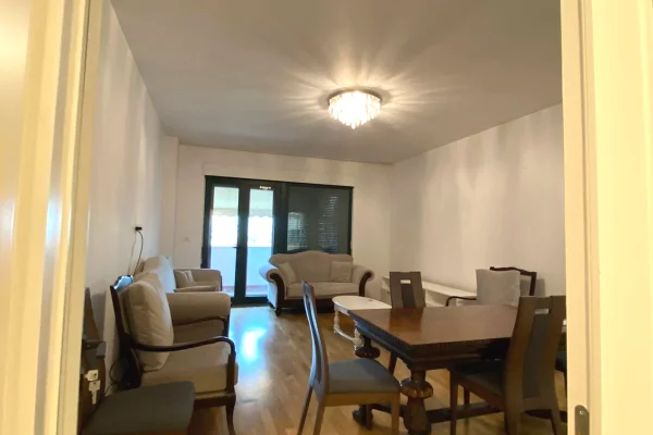 Shtepi me qera Apartament ne Tirane, 2+1, Mobilimi E mobiluar, Pagesa 2,500  Euro.